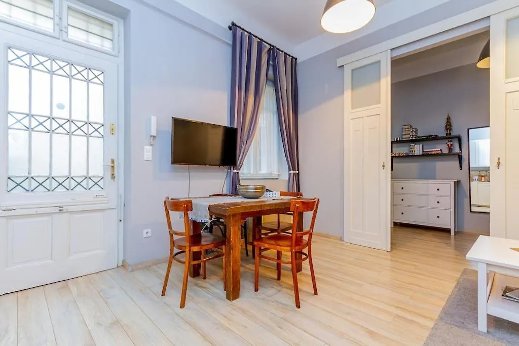 Central Cityscape Retreat By Nw Budapest Hungary
